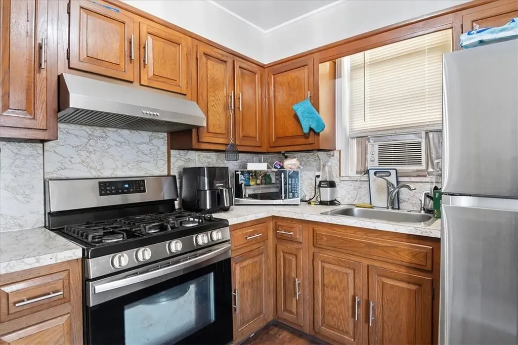 288 Hollywood Avenue Bronx NY 10465