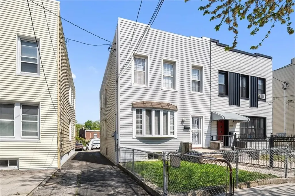 288 Hollywood Avenue Bronx NY 10465