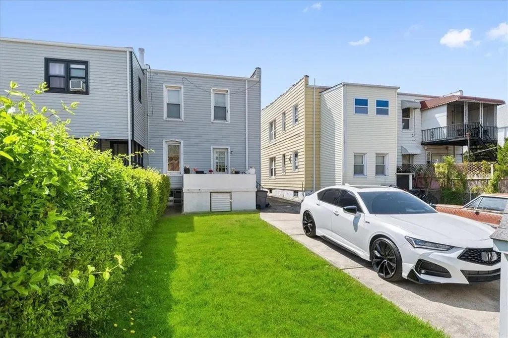 288 Hollywood Avenue Bronx NY 10465