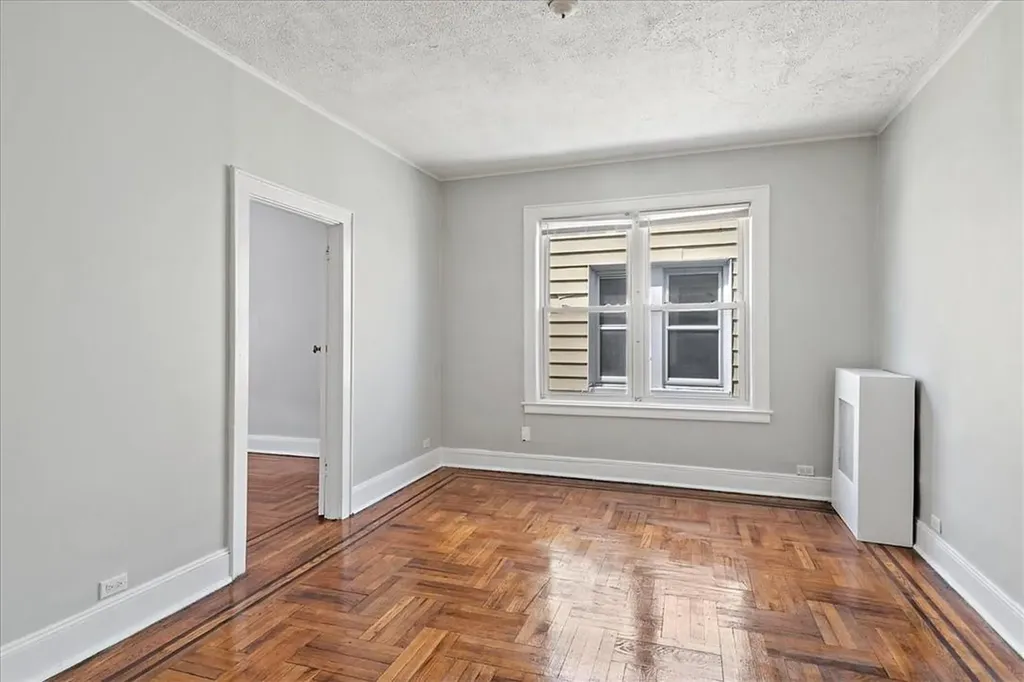 288 Hollywood Avenue Bronx NY 10465