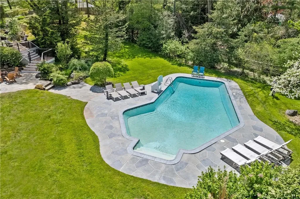2 Puritan Road Rye NY 10580