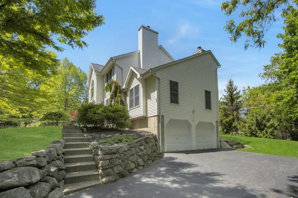 17 Viohl Way Garnerville NY 10923