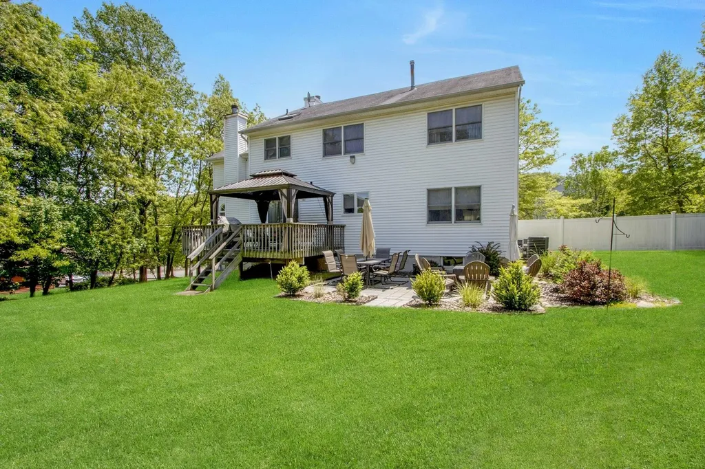 17 Viohl Way Garnerville NY 10923