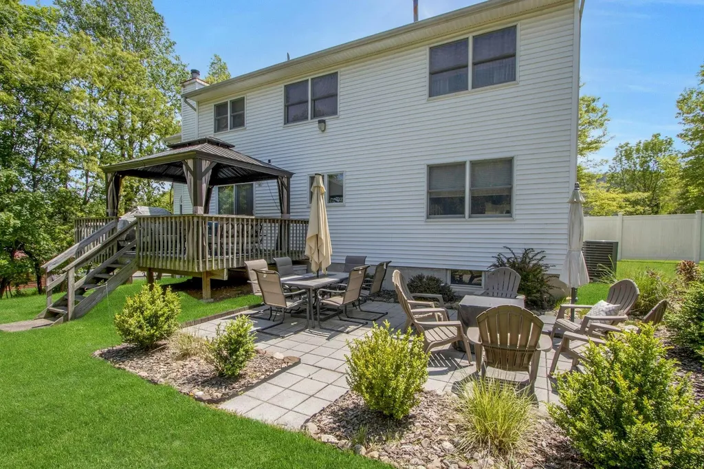 17 Viohl Way Garnerville NY 10923