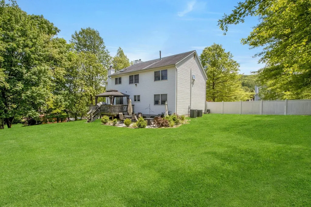17 Viohl Way Garnerville NY 10923
