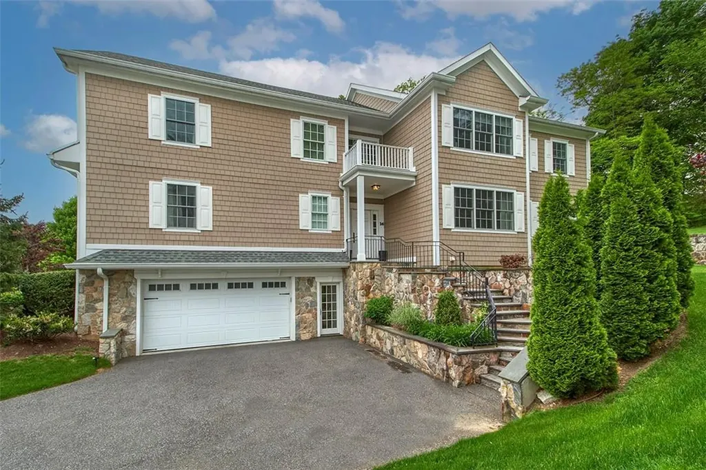 16 Manor Lane Scarsdale NY 10583