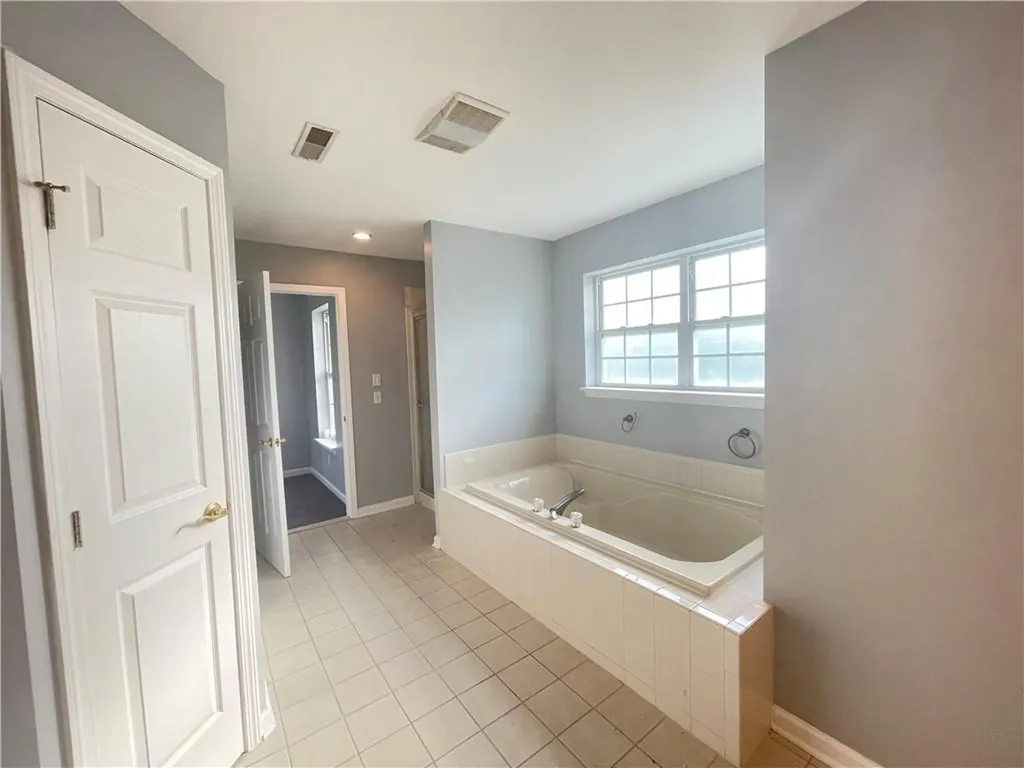 204 E Meadow Wind Lane Newburgh NY 12550