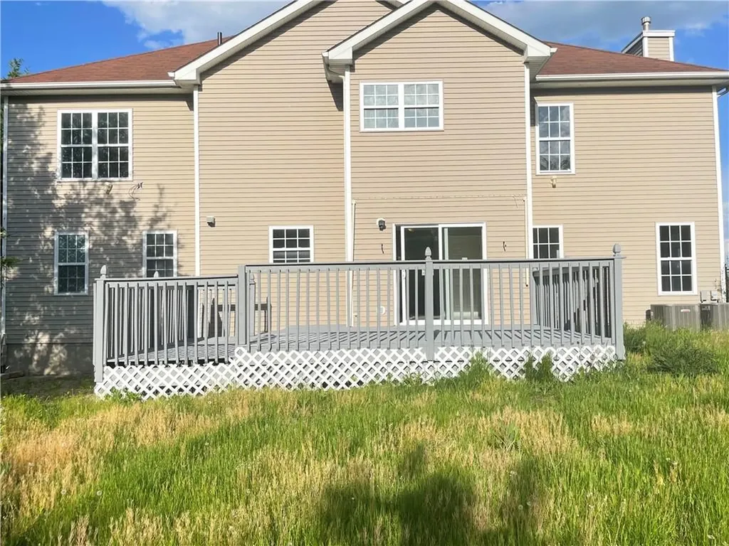 204 E Meadow Wind Lane Newburgh NY 12550