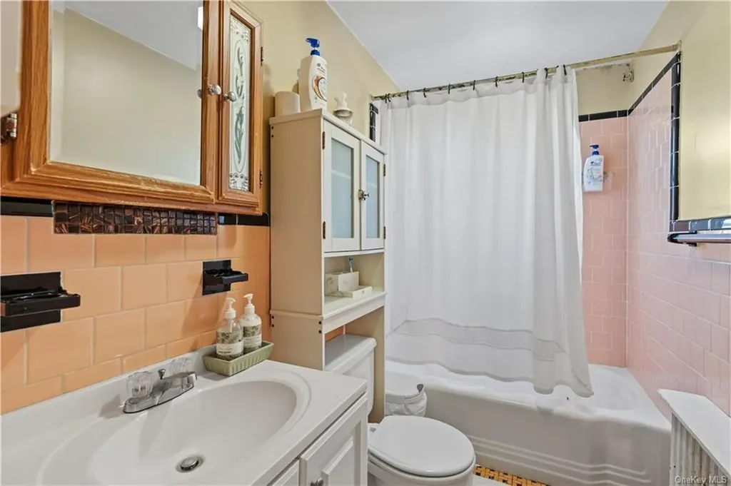 182 Grove Street Mount Kisco NY 10549