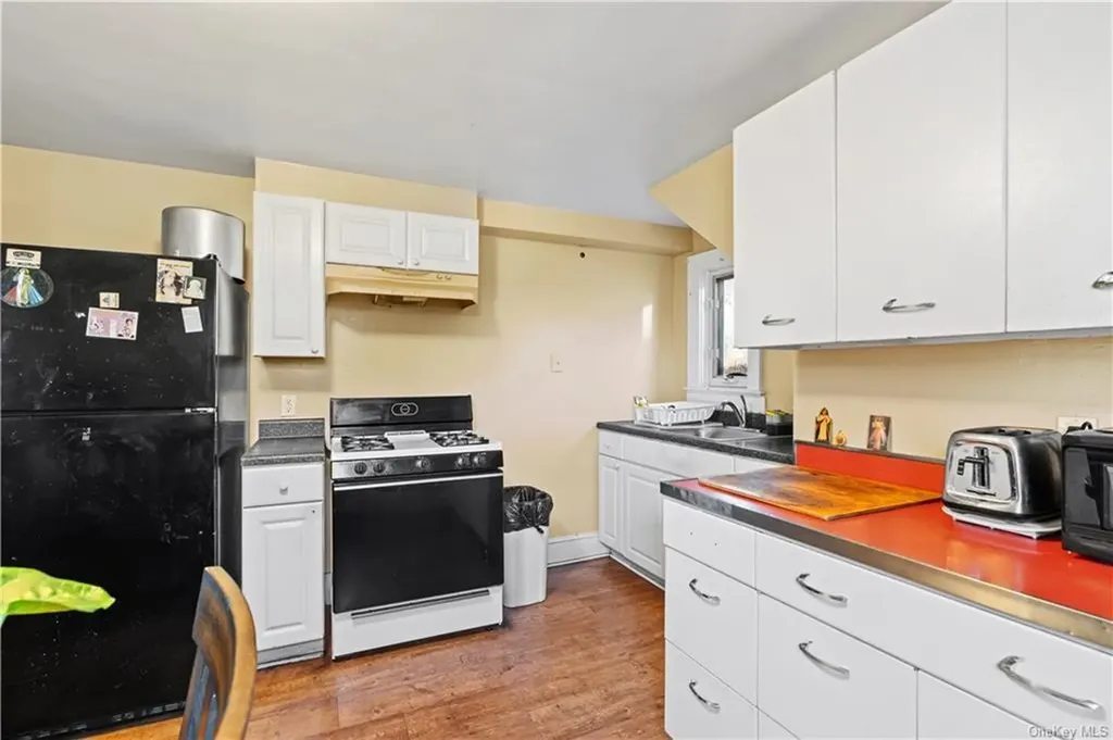 182 Grove Street Mount Kisco NY 10549