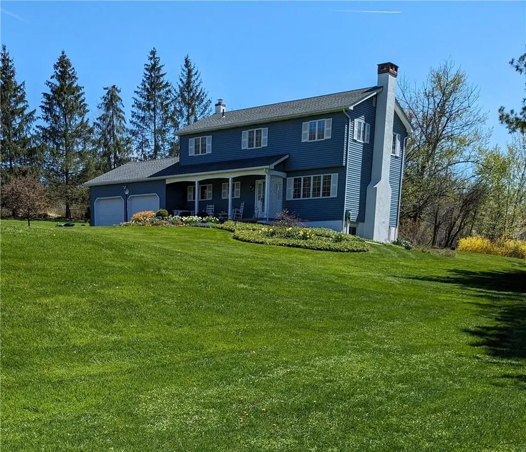 4 Kim Lane Poughkeepsie NY 12601