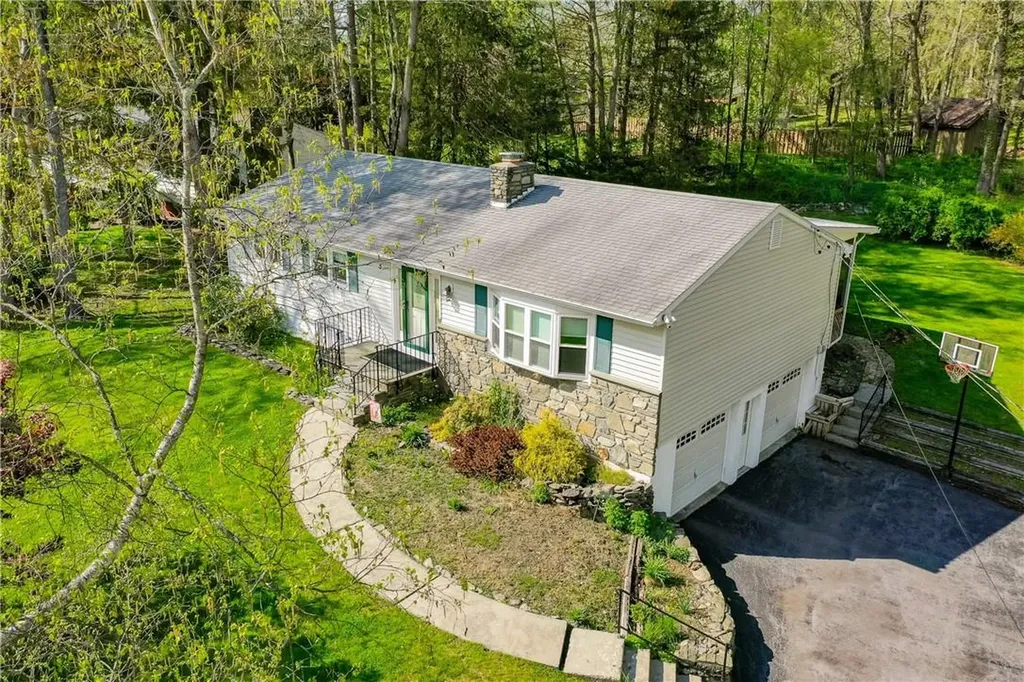 5 Albie Drive Hyde Park NY 12538