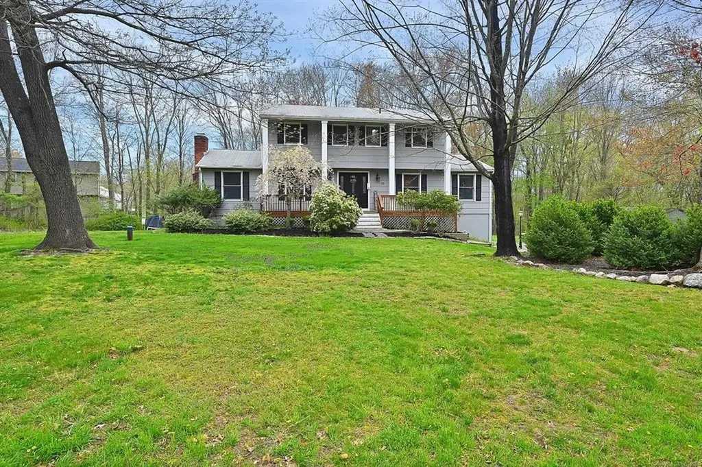 25 Pell Mell Drive Bethel CT 06801