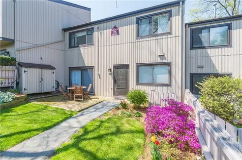 2801 Mulberry Court Poughkeepsie NY 12603