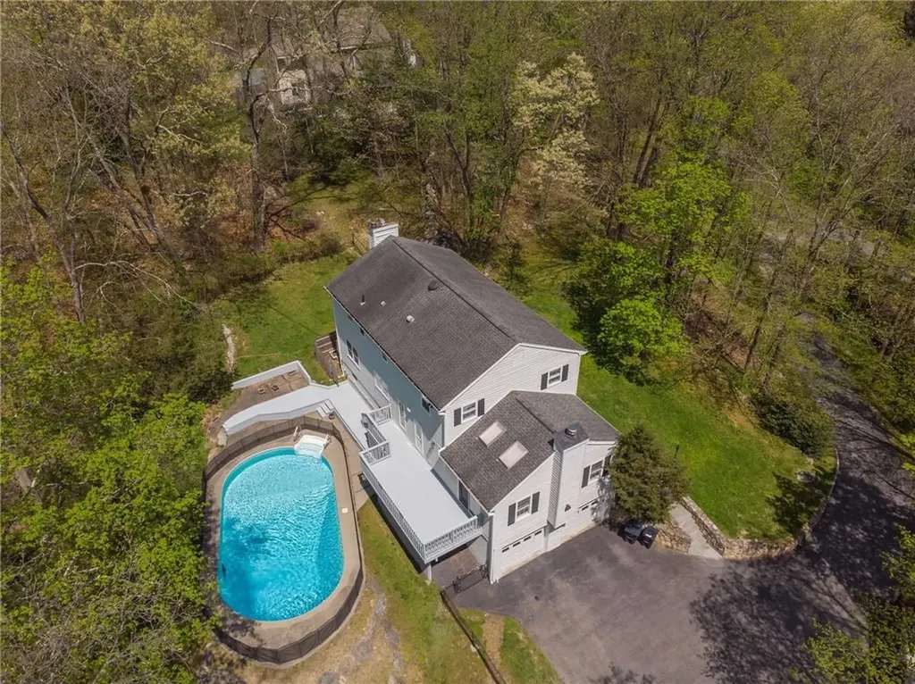 59 Lower Trinity Pass Road Pound Ridge NY 10576