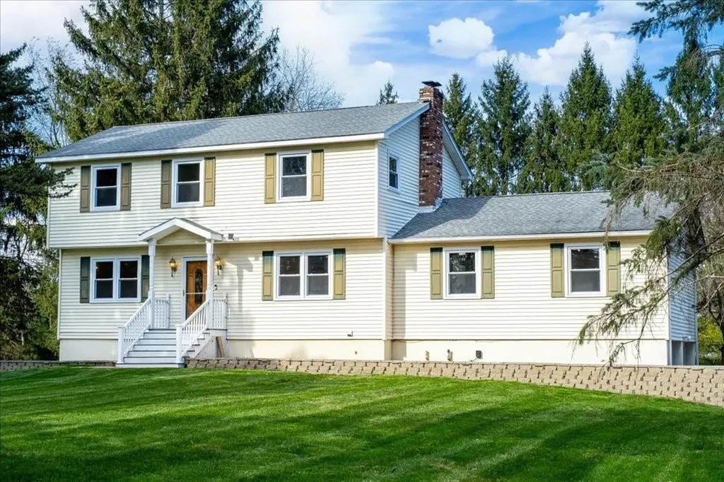 30 Stephen Drive Hopewell Junction NY 12533