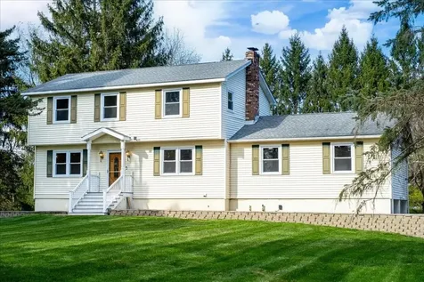 30 Stephen Drive Hopewell Junction NY 12533