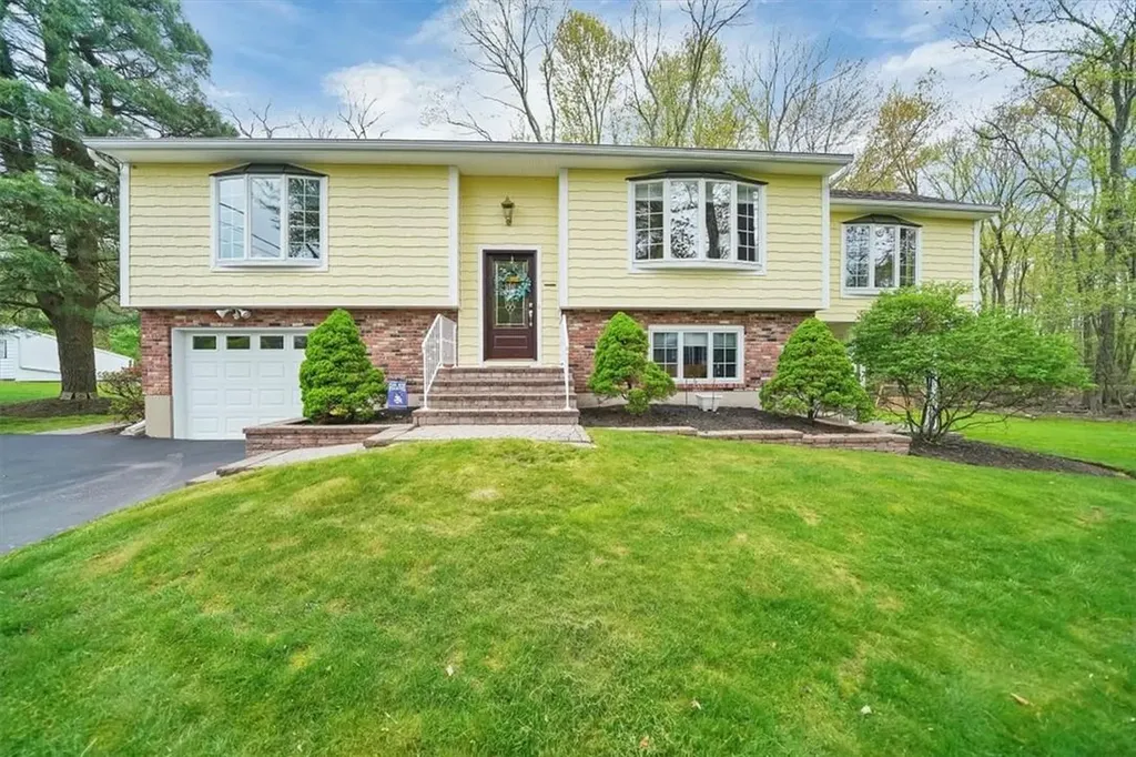 275 Blauvelt Road Pearl River NY 10965