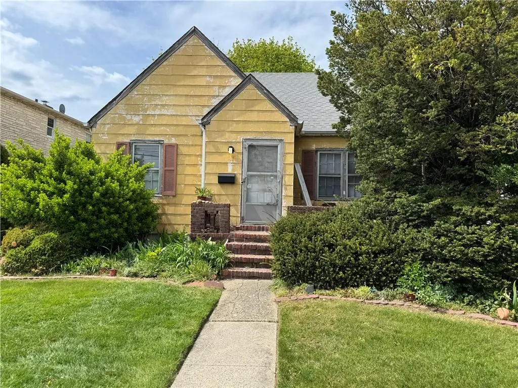 1421 Hillside Avenue New Hyde Park NY 11040