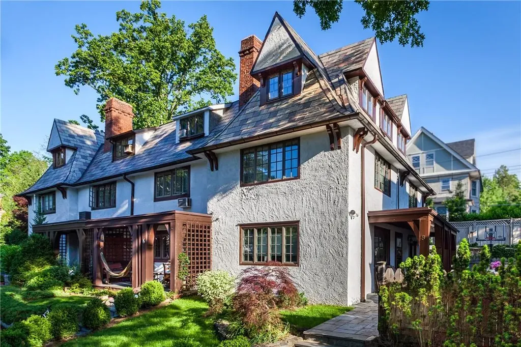 5 Bolton Gardens Bronxville NY 10708