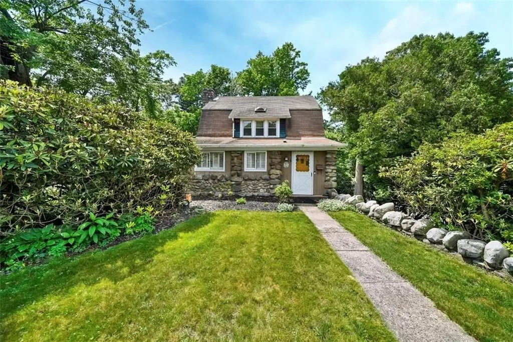 57 Hempstead Road Spring Valley NY 10977