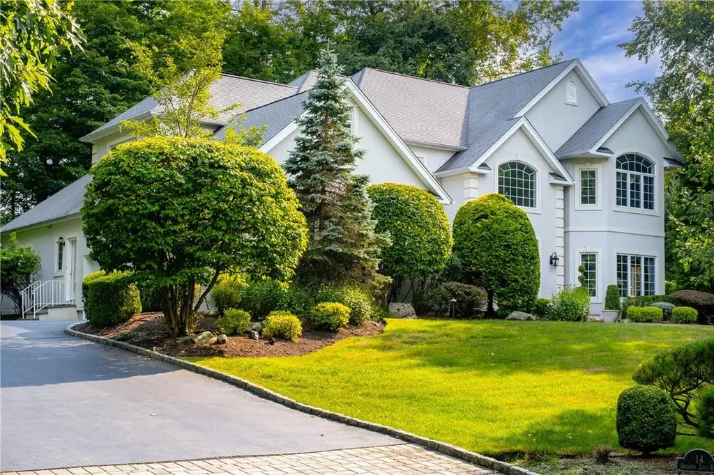 14 Senator Levy Drive Suffern NY 10901