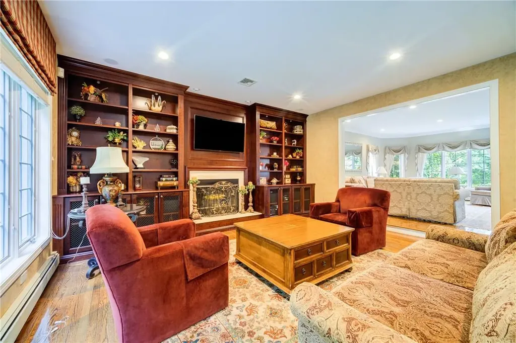 14 Senator Levy Drive Suffern NY 10901