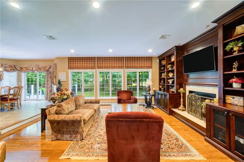 14 Senator Levy Drive Suffern NY 10901