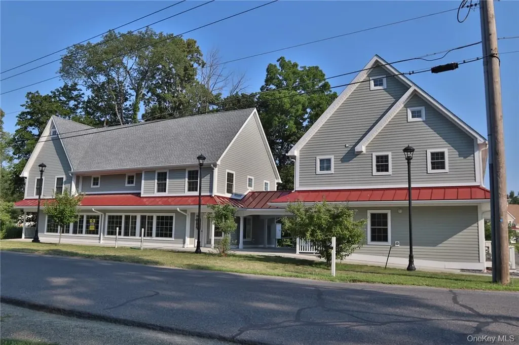 33 Firehouse Lane Red Hook NY 12571