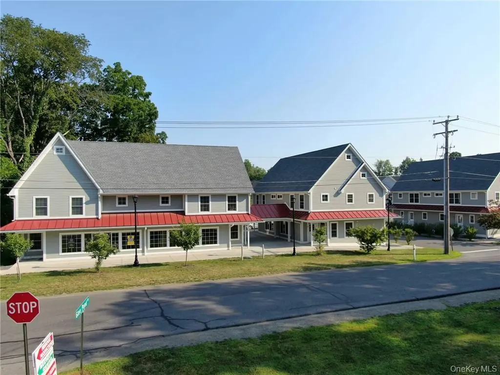 33 Firehouse Lane Red Hook NY 12571