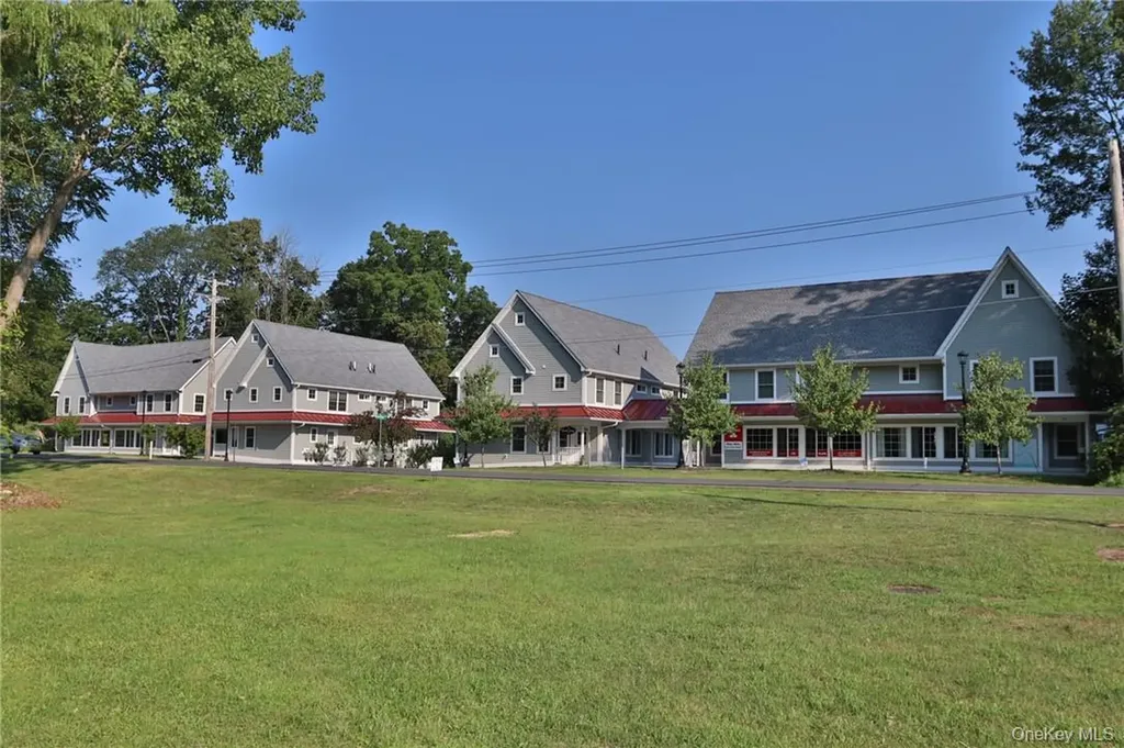 33 Firehouse Lane Red Hook NY 12571