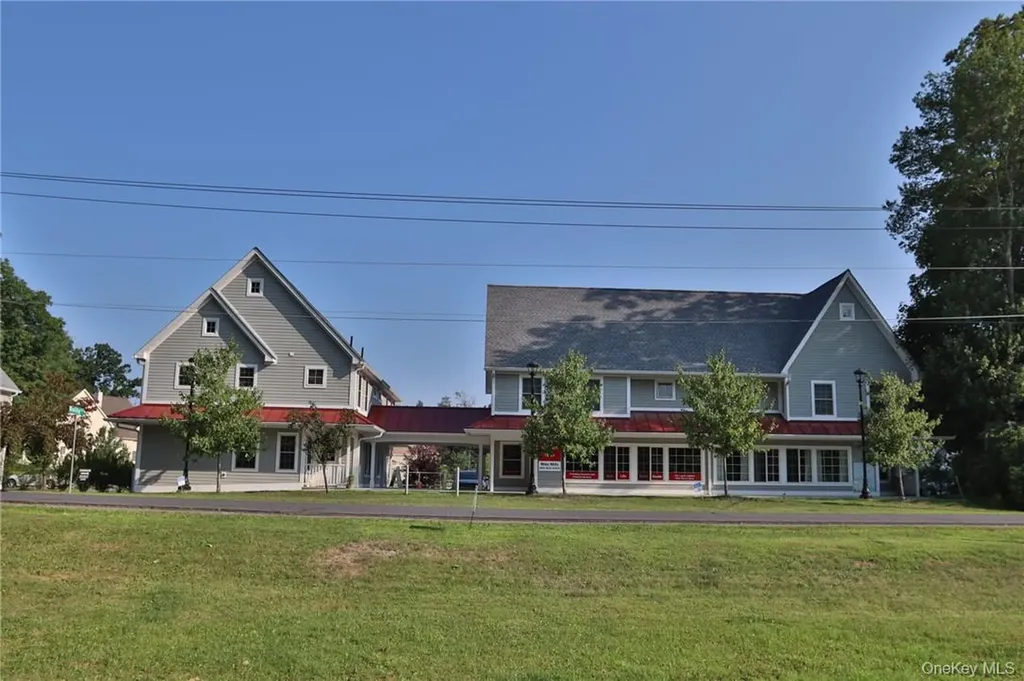 33 Firehouse Lane Red Hook NY 12571