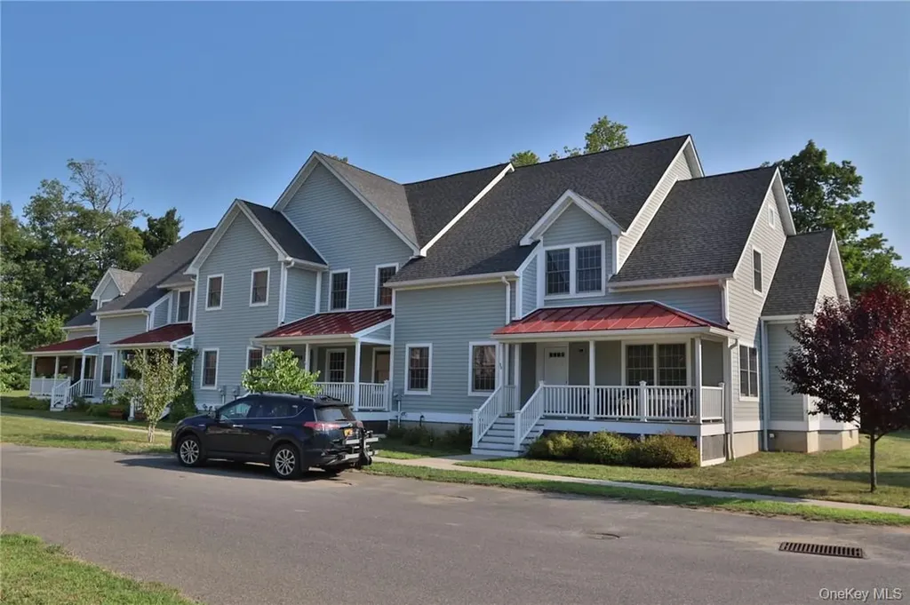33 Firehouse Lane Red Hook NY 12571