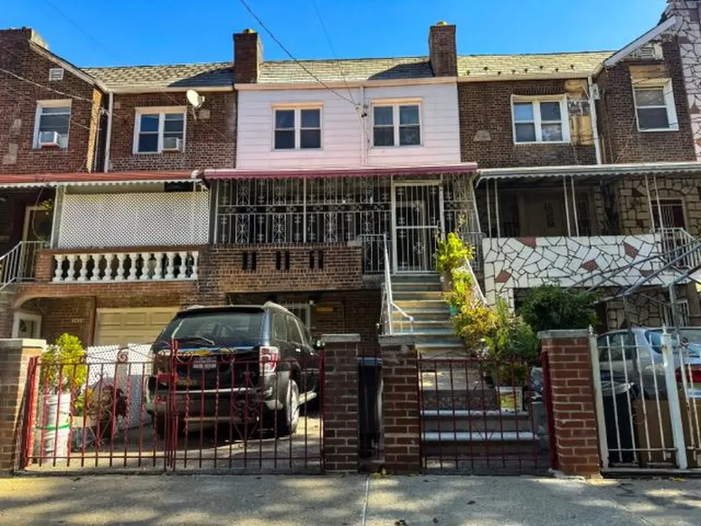 3424 Barker Avenue Bronx NY 10467