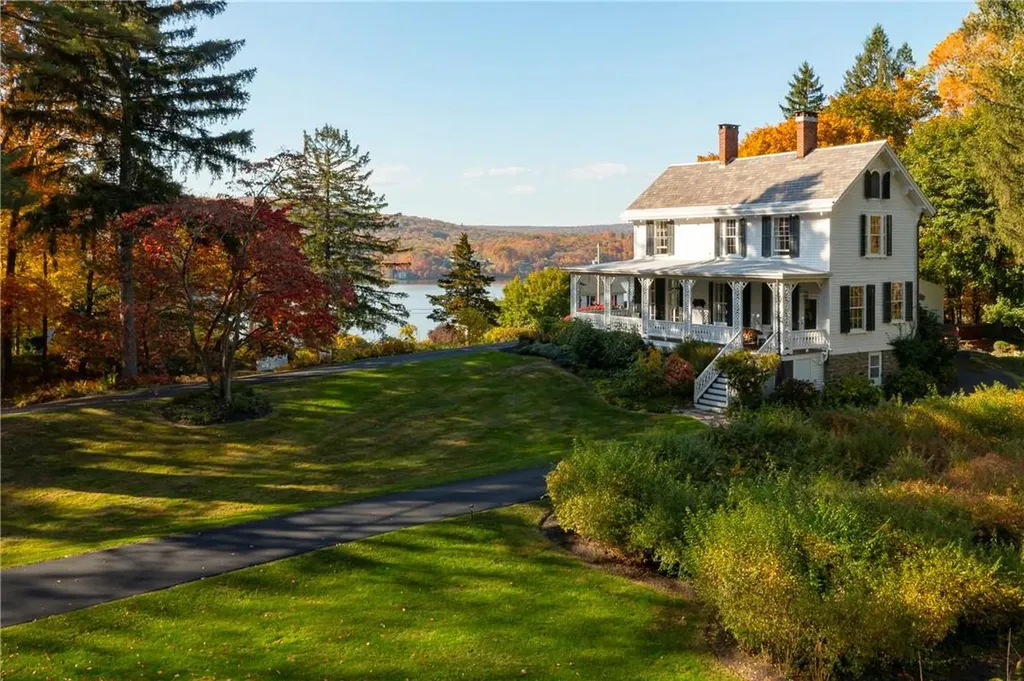 21 Curry Lane Hyde Park NY 12538