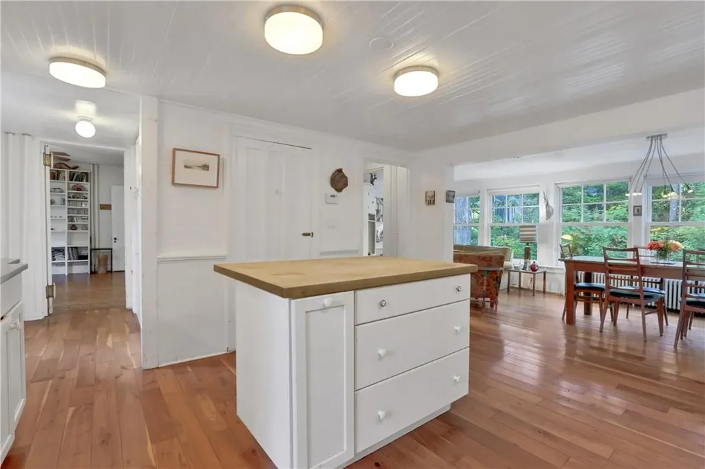 7575 Old Post Road Red Hook NY 12571