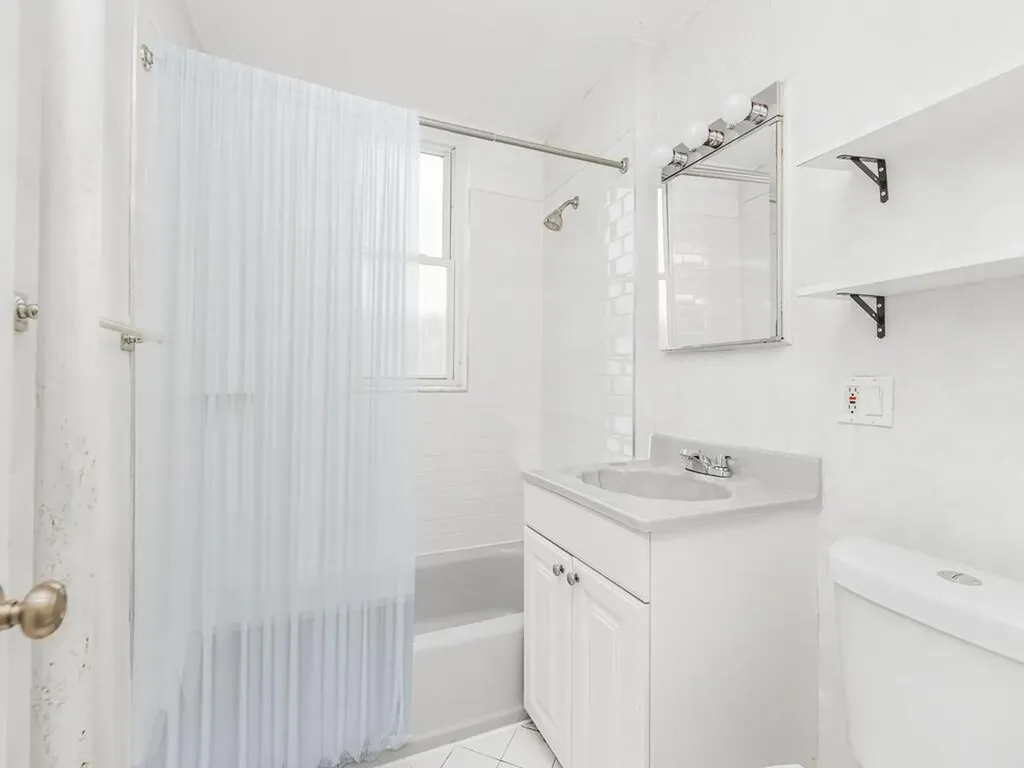 2952 Miles Avenue Bronx NY 10465