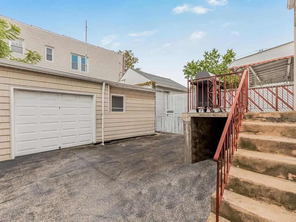 2952 Miles Avenue Bronx NY 10465
