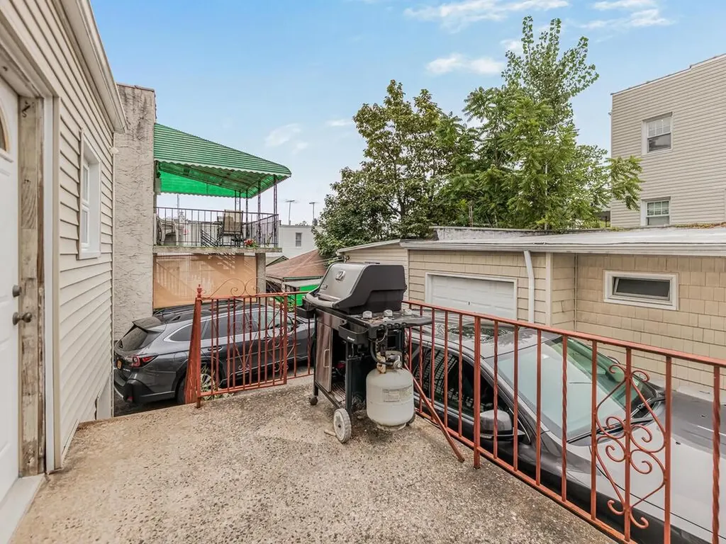 2952 Miles Avenue Bronx NY 10465