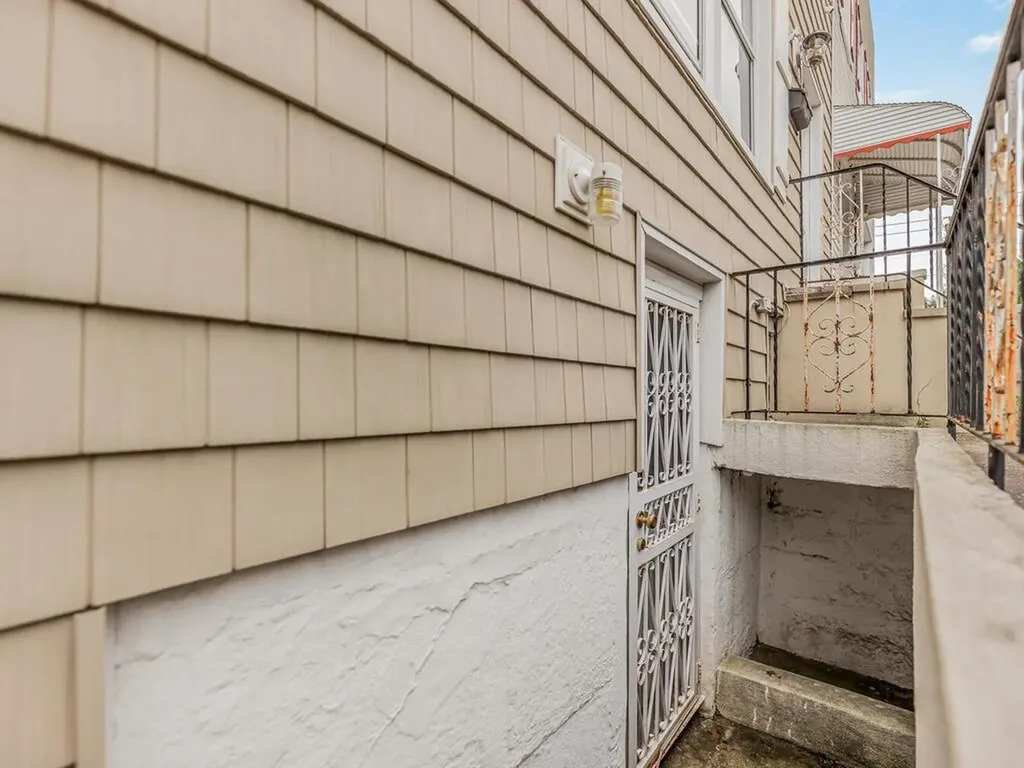 2952 Miles Avenue Bronx NY 10465