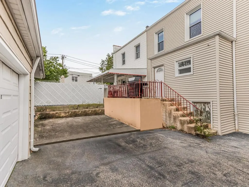 2952 Miles Avenue Bronx NY 10465