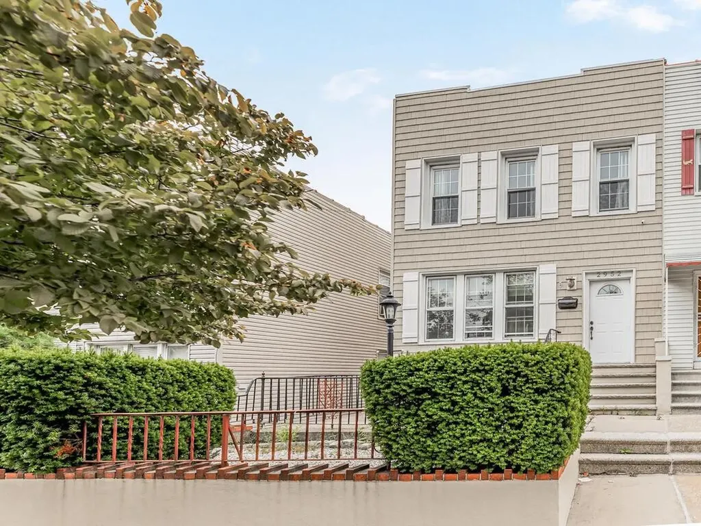 2952 Miles Avenue Bronx NY 10465