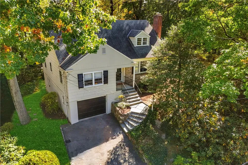 98 Valley Road Larchmont NY 10538