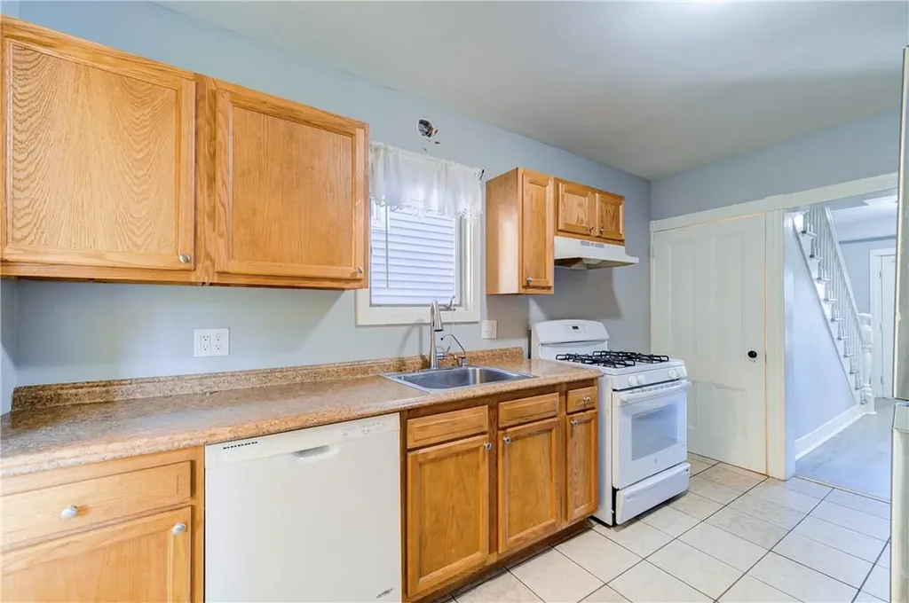 28 1/2 #28 Myrtle Avenue Middletown NY 10940