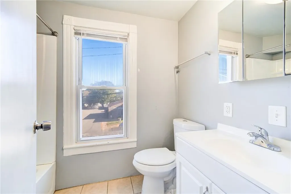 28 1/2 #28 Myrtle Avenue Middletown NY 10940