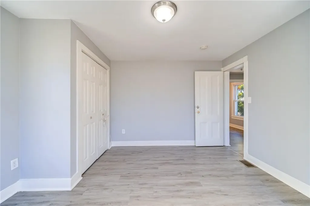 28 1/2 #28 Myrtle Avenue Middletown NY 10940