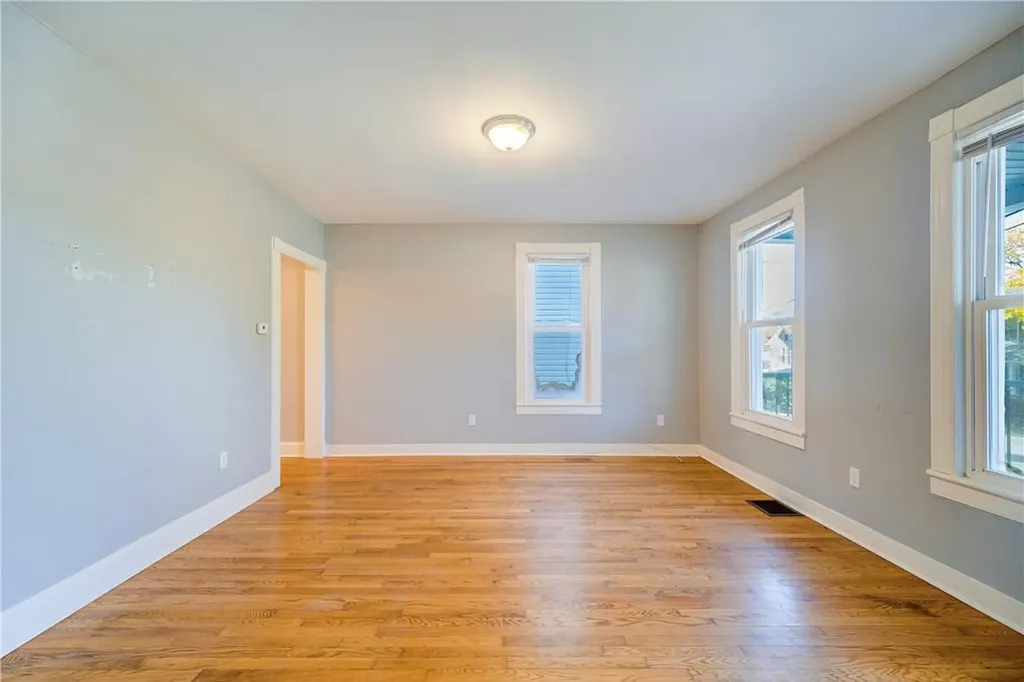 28 1/2 #28 Myrtle Avenue Middletown NY 10940