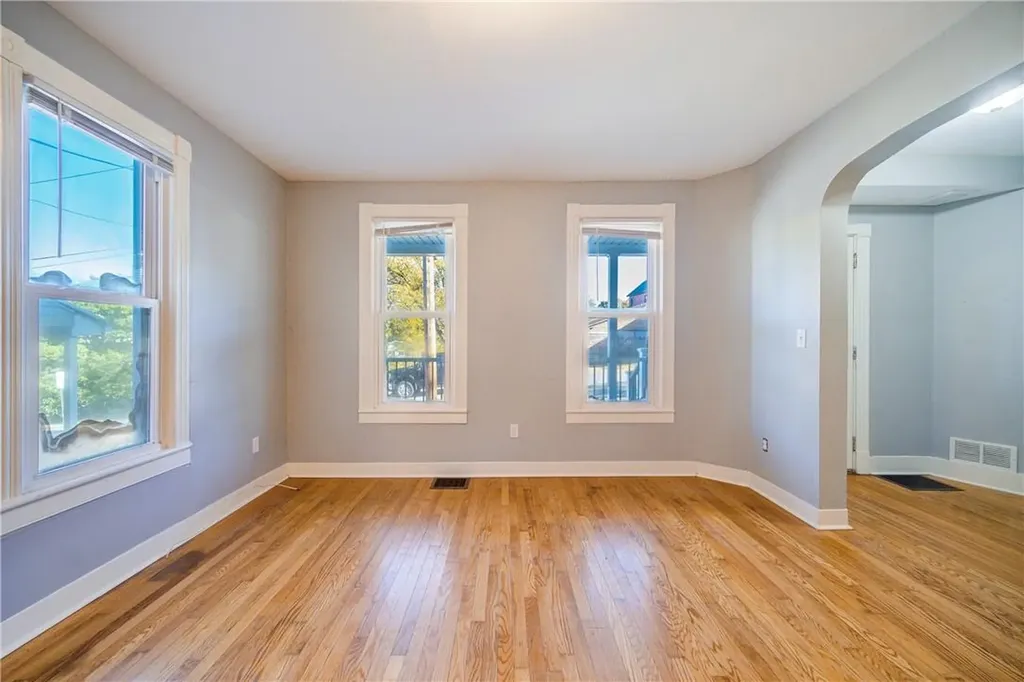 28 1/2 #28 Myrtle Avenue Middletown NY 10940