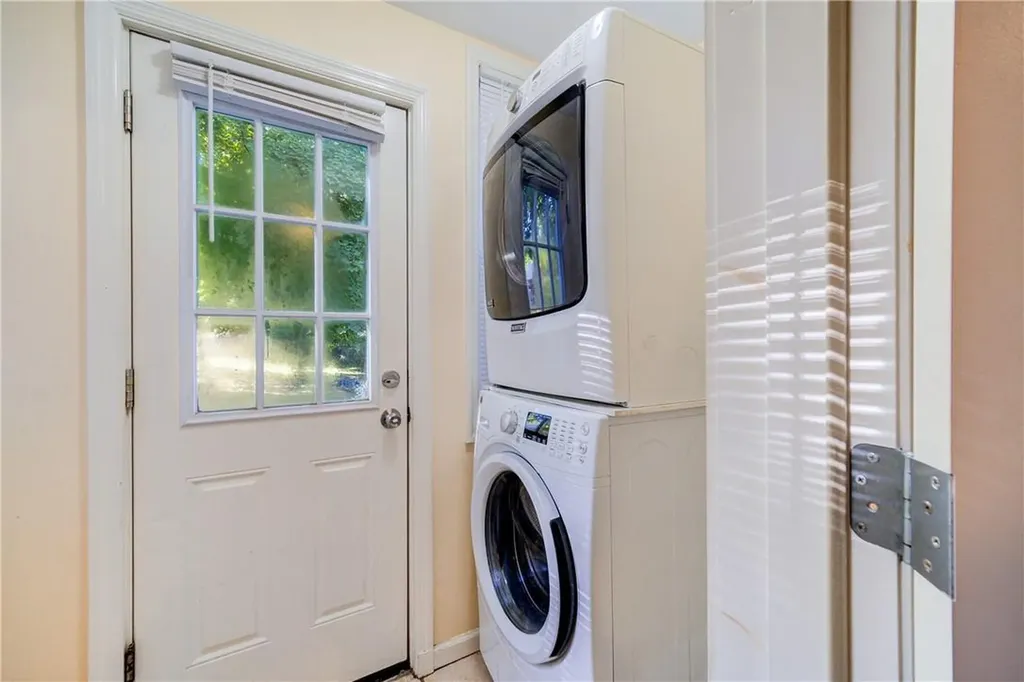 28 1/2 #28 Myrtle Avenue Middletown NY 10940