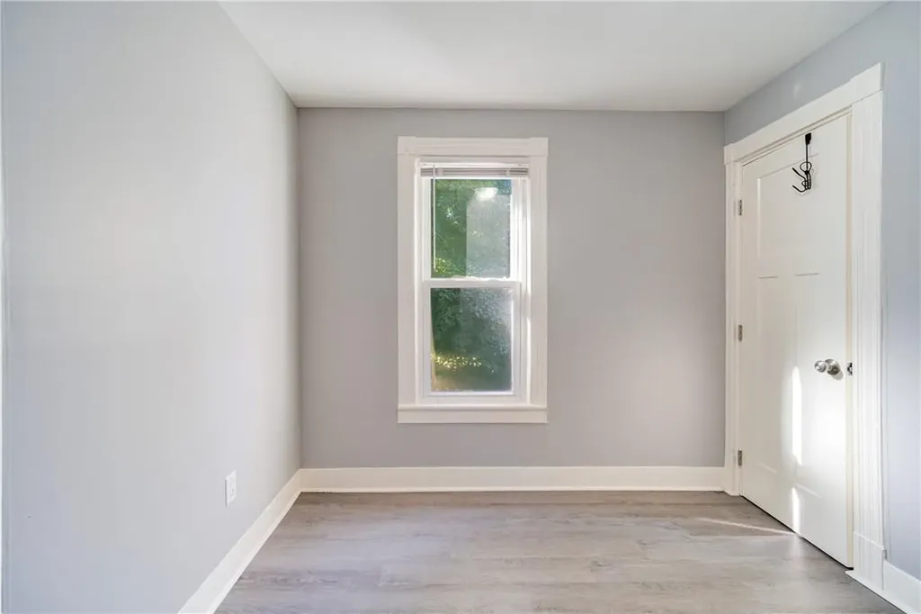 28 1/2 #28 Myrtle Avenue Middletown NY 10940